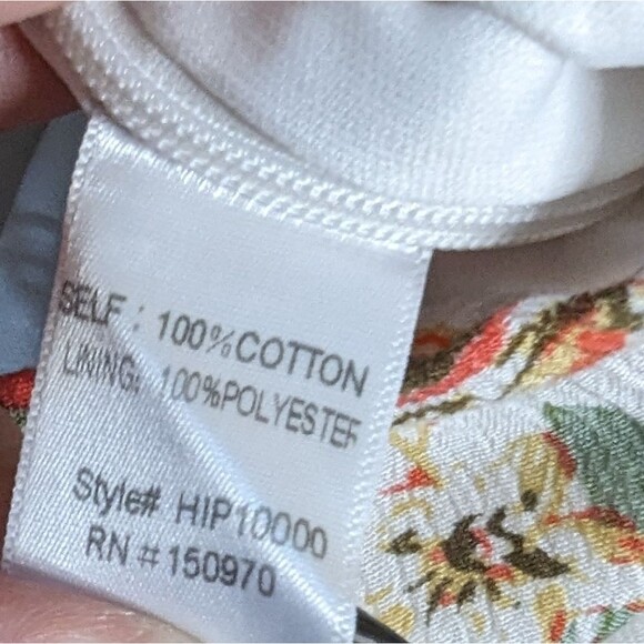 Women's Hummingbird Tropical Floral Crepe Shorts, Size Medium - Picture 5 of 6